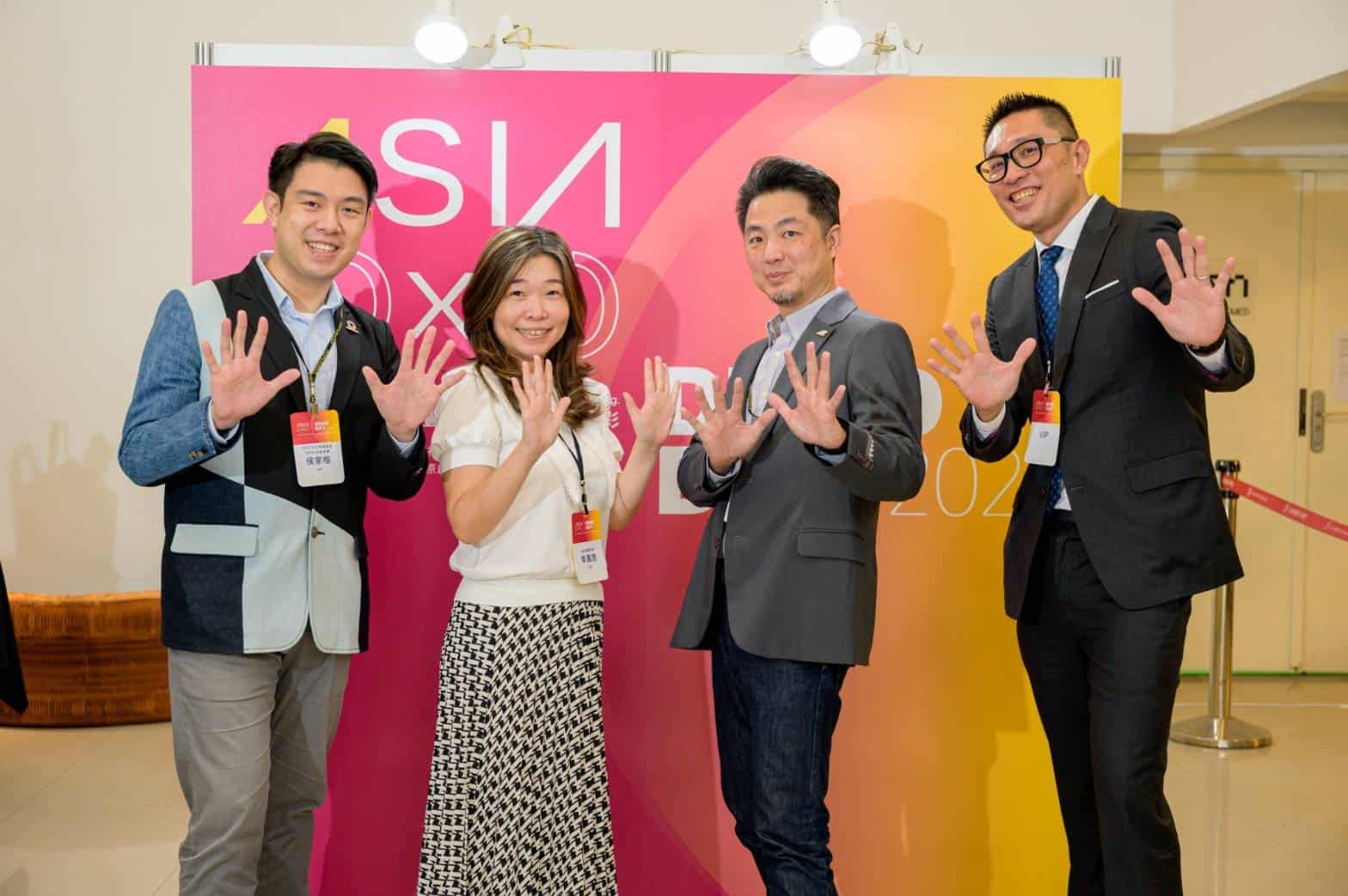 ASIA10×10 DEMO DAY 加速器啟動-左起SERT社企循環基金暨KPMG侯家楷-風行創意行銷李嘉慧-中衛發展中心副總詹偉正-豐亞創通董事長兼任總經理-顏瑋志