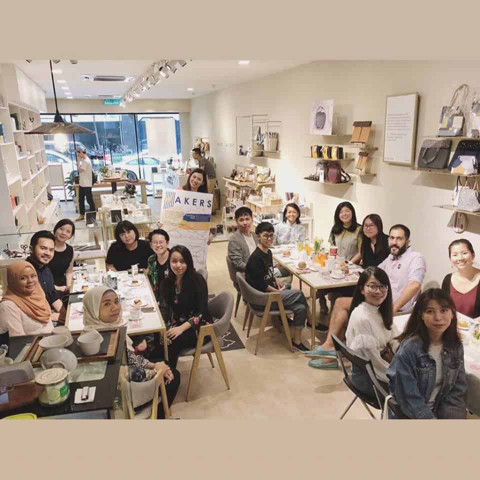 ninthgallery 在Ninth Gallery做為亞洲手創展馬來西亞區域合作夥伴的協助之下,我們成功合作了多位來自馬來西亞的手創品牌,包括以手帳筆記本著名的Mossery,並聯名開發了以「讓喜歡的事成為生活」封面筆記本。同步經由Pop Up Asia Makers的比賽得獎者將透過Ninth Gallery參與亞洲手創展手創大人物台灣總決賽,也因此在這樣的機會下,許多來自馬來西亞的手創品牌積極參與並拓展台灣市場。