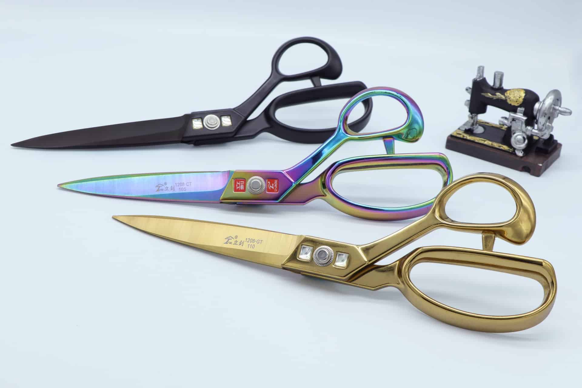 專業裁縫剪-鈦金屬系列_圖片提供/立釗剪刀
